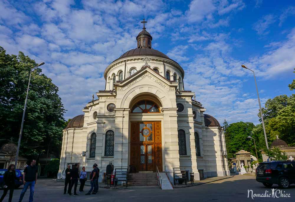 Bellu Cemetery Old Town Little Paris Bucharest Romania www.nomadicchica.com